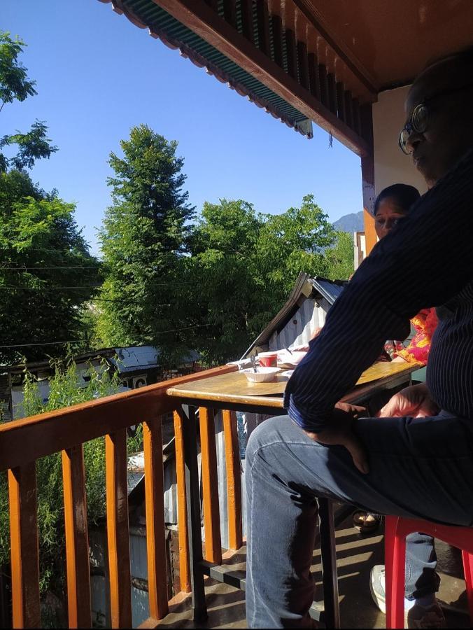 Mir Guest House Pahalgām Eksteriør bilde
