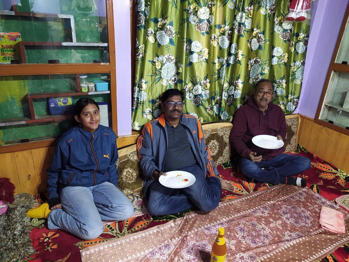 Mir Guest House Pahalgām Eksteriør bilde